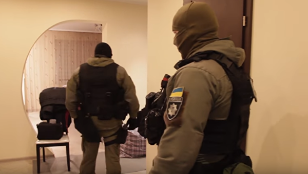 Обыски в квартире Азарова в Киеве