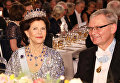 Королева Швеции Королева Сильвия и председатель правления Нобелевского фонда Карл-Хенрик Хедин