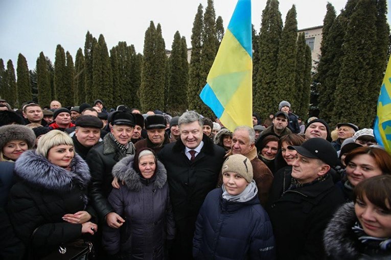 Петр Порошенко в ходе визита в Тернопольскую и Ивано-Франковскую области