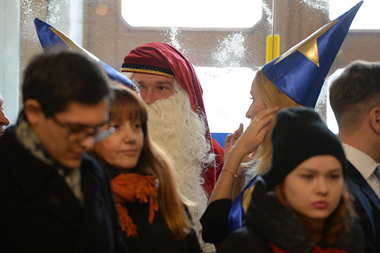 В центре Киева открылась Новогодняя почтовая резиденция Святого Николая