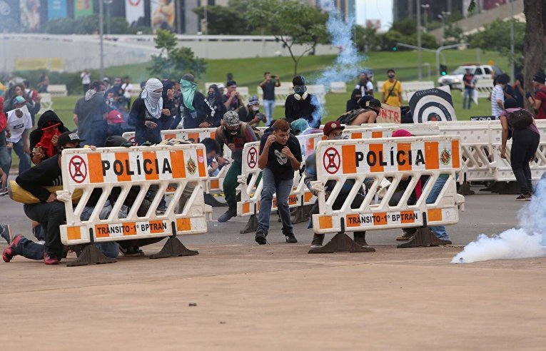 Массовые протесты в Бразилии