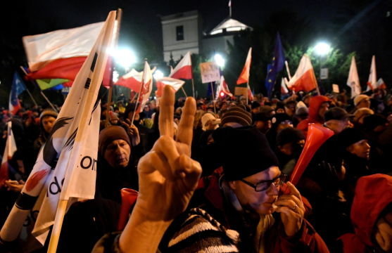 Акция протеста у здания сейма в Варшаве