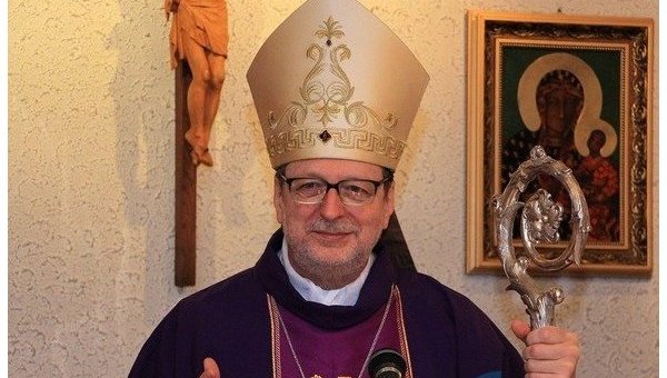 Посол Ватикана Клаудио Гуджеротти провел в Луганске воскресную службу