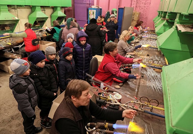 Фабрика елочных игрушек в Клавдиево
