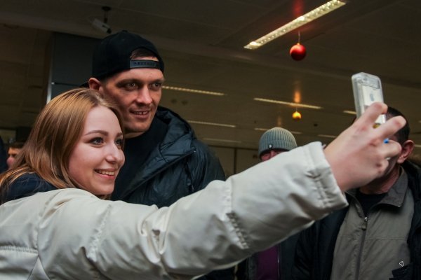 Встреча Александра Усика в аэропорту Борисполь