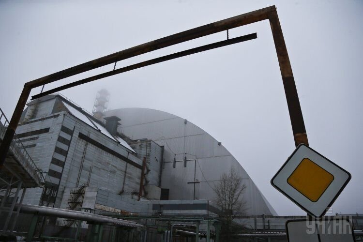 Конфайнмент над четвертым энергоблоком Чернобыльской атомной электростанции