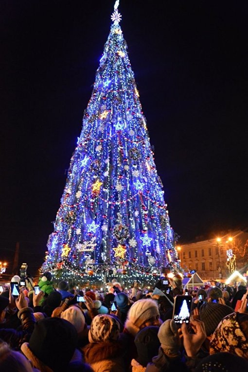 Новогодняя елка в Черновцах