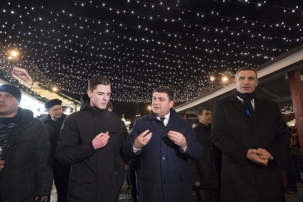 Кличко и Гройсман побывали на Софийской площади в Киеве