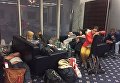Более 100 украинцев третьи сутки держат в аэропорту ОАЭ