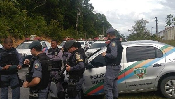 Бразильская полиция готовится подавить бунт в тюрьме