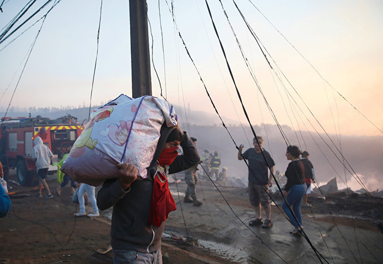 В Чили сгорели 100 домов