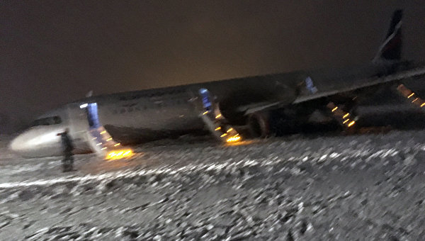 Аварийная посадка самолета в аэропорту Храброво