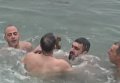 Крещенские купания в Стамбуле. Видео