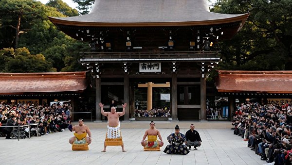Традиционный турнир по сумо в Японии. Архивное фото