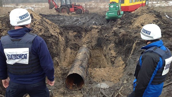 Прорыв трубы в Луганской области