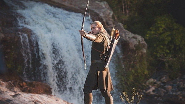 Орландо Блум в роли Леголаса в экранизации романов Толкиена Властелин колец и Хоббит, или Туда и обратно