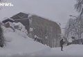 Землетрясение в Италии: спасателям мешает снег. Видео