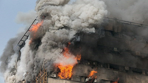 Пожар и обрушение здания в Тегеране