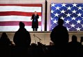 Избранный президент США Дональд Трамп выступает на концерте, посвященном предстоящей инаугурации, у мемориала Линкольна в Вашингтоне