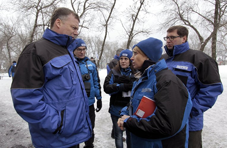 Замглавы миссии ОБСЕ в Украине А. Хуг посетил Александровскую школу