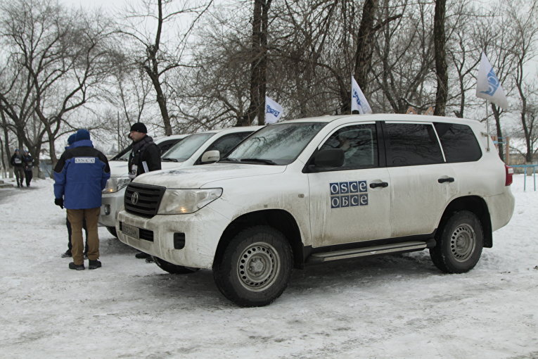 Замглавы миссии ОБСЕ в Украине А. Хуг посетил Александровскую школу