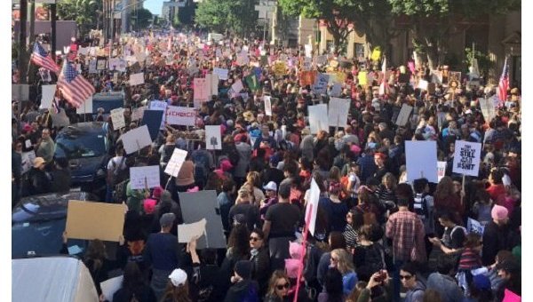 Марш женщин на Вашингтон в Лос-Анджелесе