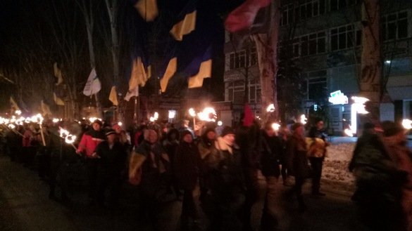 Факельное шествие в Славянске ко Дню Соборности