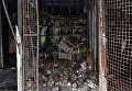 Последствия пожара на Привозе: в сгоревших павильонах орудуют мародеры