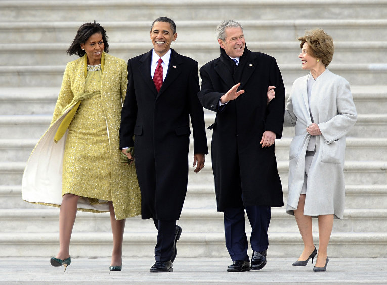 Мишель Обама, Барак Обама, Джордж Буш, Лора Буш в день инаугурации Барака Обамы, 20 января 2009 года