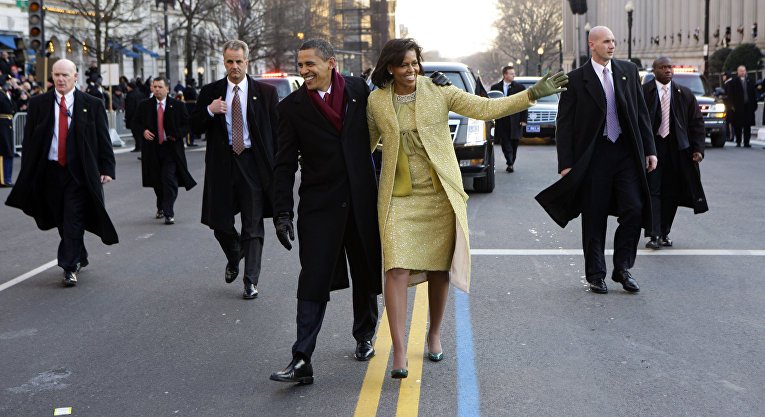 Инаугурационный парад в честь Барака Обамы. На фото - президент США с супругой Мишель, 20 января 2009 года