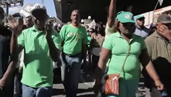 В Доминиканской республике прошел массовый антикоррупционный марш. Видео