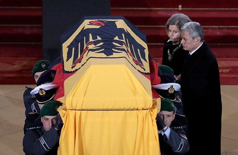 Похороны экс-президента Германии Романа Херцога в Берлине.