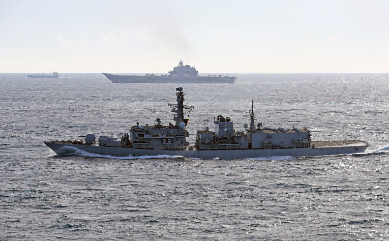 Британские ВМС и ВВС сопровождают российские корабли Адмирал Кузнецов и Петр Великий
