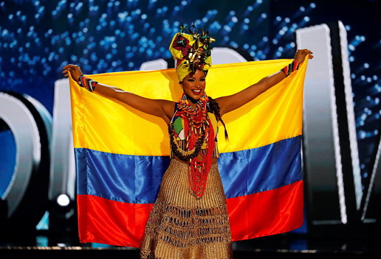 Участница от Колумбии на конкурсе Мисс Вселенная
