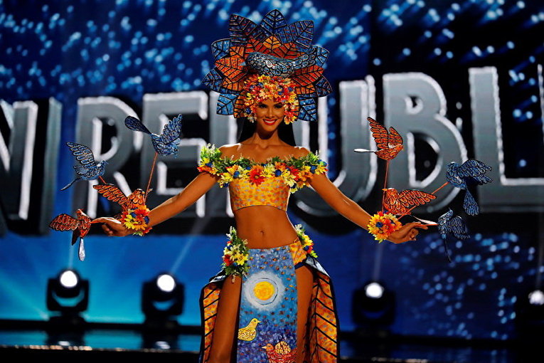 Участница от Доминиканской республики на конкурсе Мисс Вселенная
