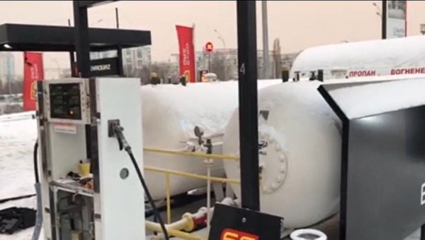 В Киеве демонтировали три незаконные газозаправки