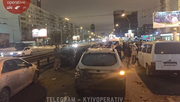 Масштабное ДТП в Киеве на проспекте Победы