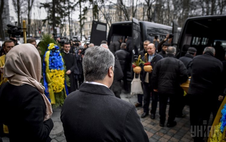 Церемония перезахоронения поэта Александра Олеся в Киеве