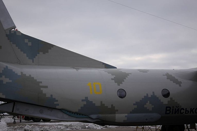 Украинский транспортный самолет, который, по заявлению Святослава Цеголко, обстрелян в Черном море во время тренировочного полета