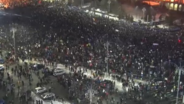 Многотысячные протесты в Румынии