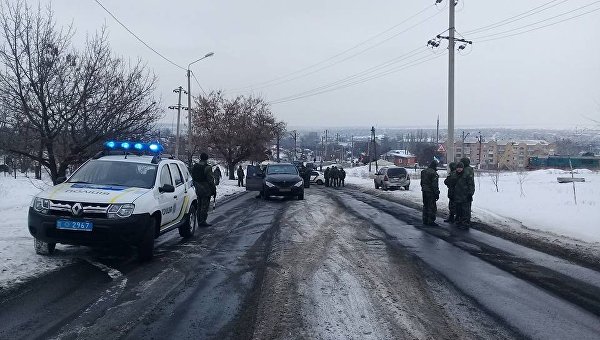 Блокирование ж/д переезда вблизи Бахмута: полиция окружила редут в Курдюмовке Донецкой области