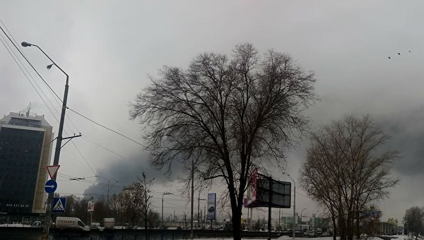 Пожар между станциями метро Тараса Шевченко и Петровка в Киеве