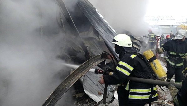 Ликвидация пожара на складе в Киеве