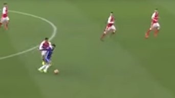 Роскошный проход Азара через все поле и гол в ворота Арсенала. Видео