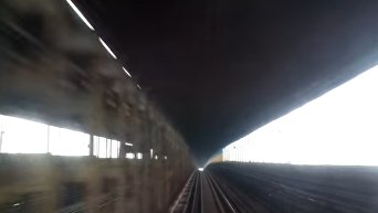 Киевское метро - вид из кабины машиниста поезда