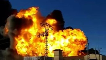 Мощный взрыв и масштабный пожар на химическом заводе в Валенсии