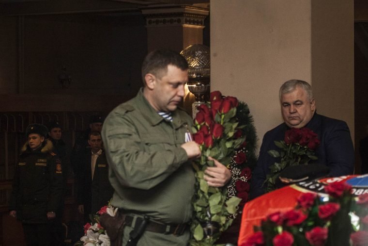 Александр Захарченко на церемонии прощания с Гиви