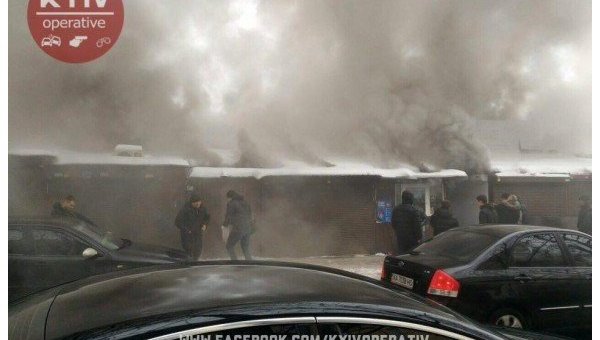В Киеве произошел пожар на радиорынке