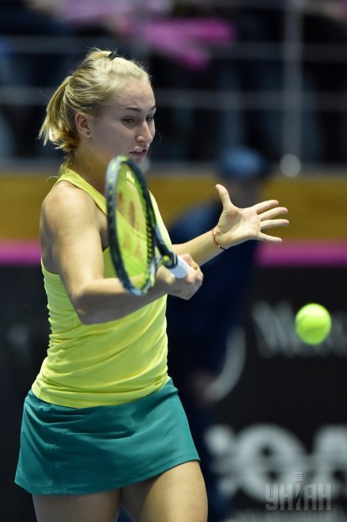 Дарина Гаврилова в поединке матча Кубка Федерации по теннису Украина - Австралия