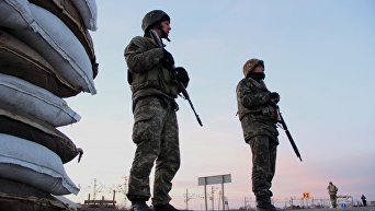 Украинские военные на блокпосту. Архивное фото